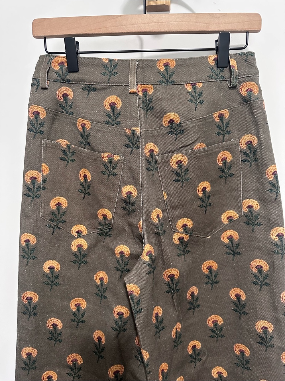 Entro Bethany Printed Wide Leg Pant in Olive/Moss - Picture 6 of 9